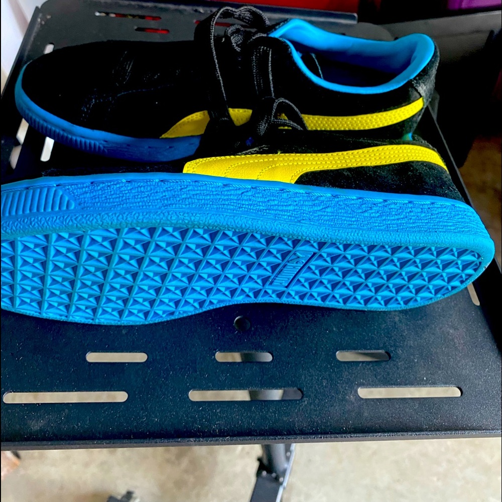 Puma tennis shoes